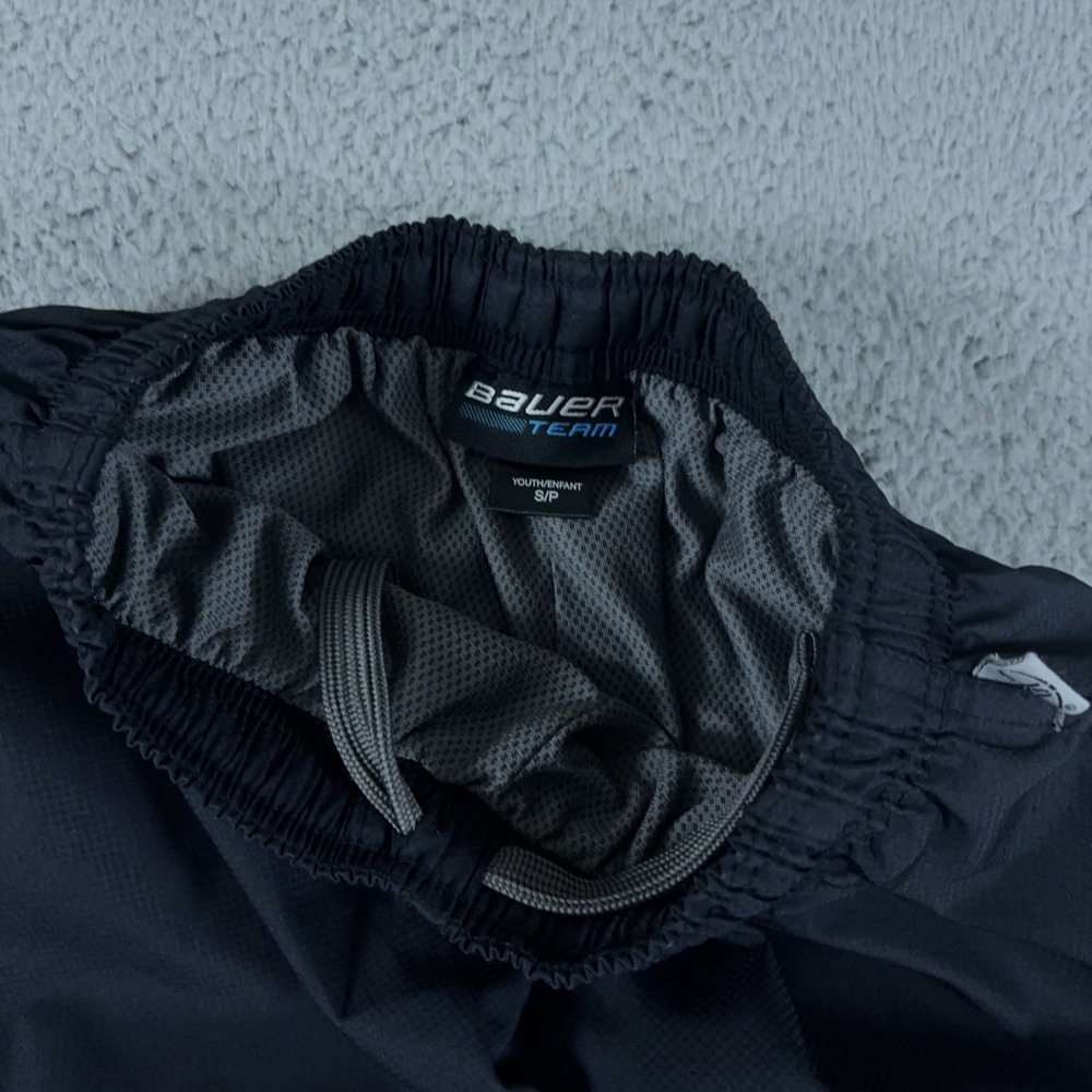 Bauer Hockey Pants Boys Small Black Lined Windbreaker Team Warm Up Ankle Zip 375 - Picture 8 of 12